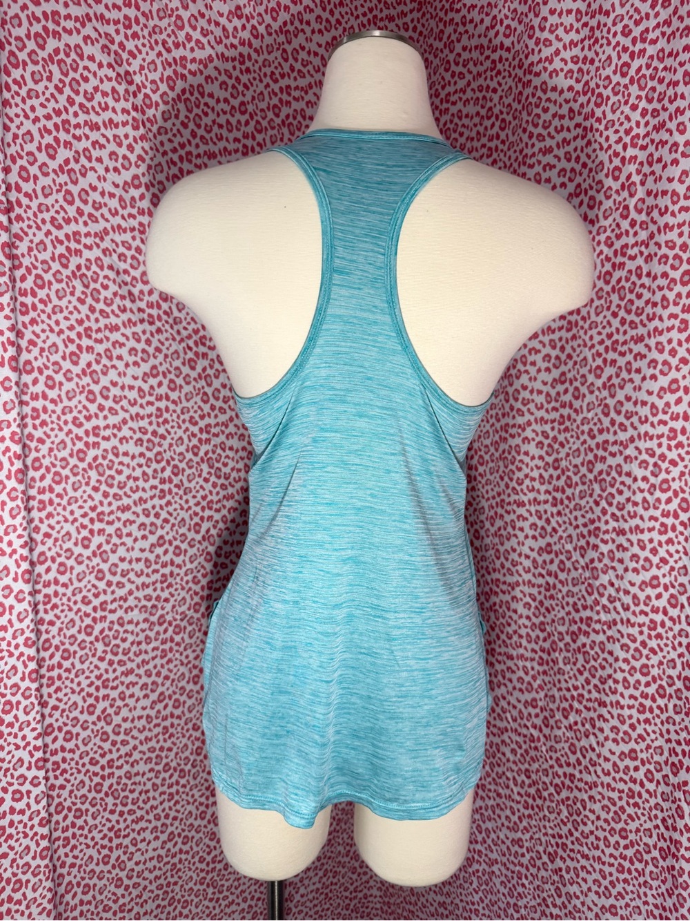3 Tank Tops - Picture 9 of 9